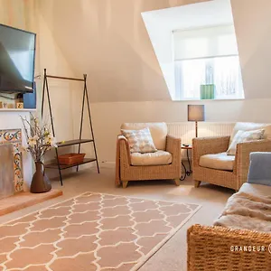 Apartment Sky View By Grandeur Property