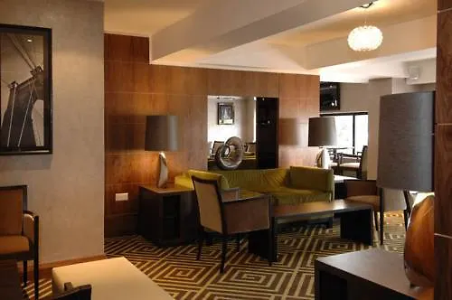 Premier Inn Bournemouth Central ホテル