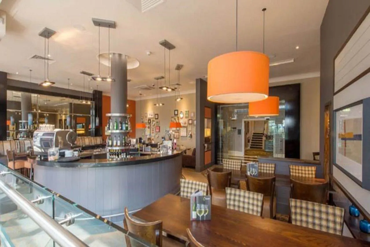 Premier Inn Bournemouth Central ホテル